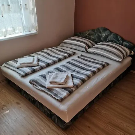 Ildiko Apartman Apartment Balatonlelle