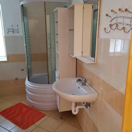 Ildiko Apartman Apartment Balatonlelle
